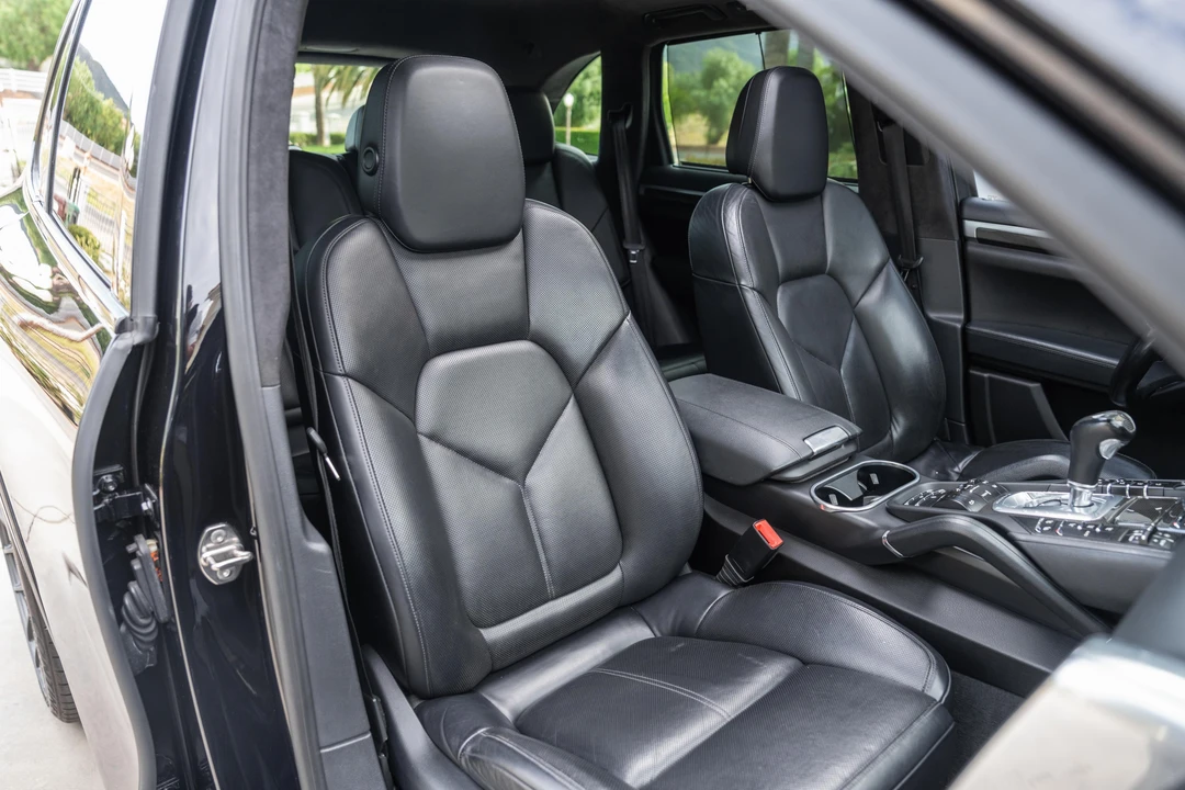 2013 Porsche 958 Cayenne GTS - Image 23 of 31