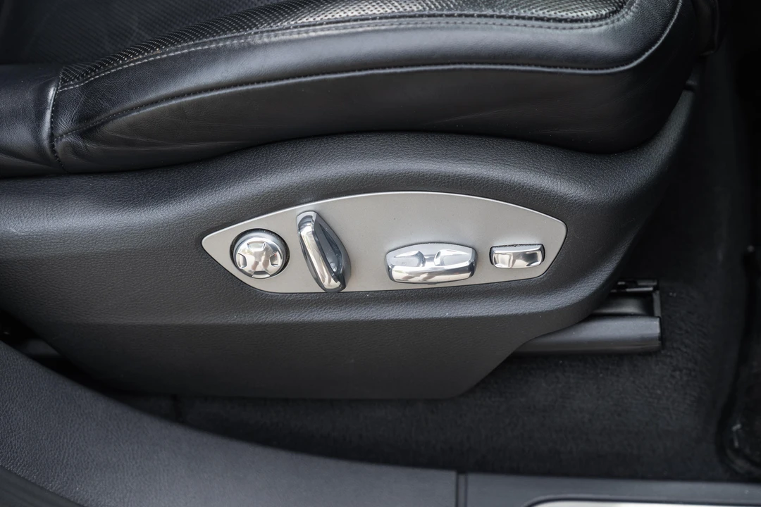 2013 Porsche 958 Cayenne GTS - Image 28 of 31