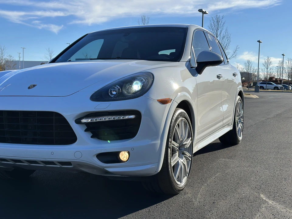 2013 Porsche 958 Cayenne GTS - Image 10 of 31