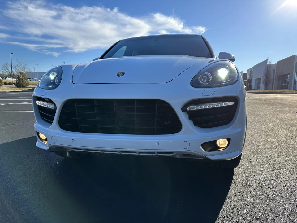 2013 Porsche 958 Cayenne GTS - Image 9 of 31