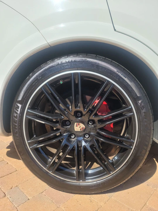 2013 Porsche 958 Cayenne GTS - Image 23 of 28