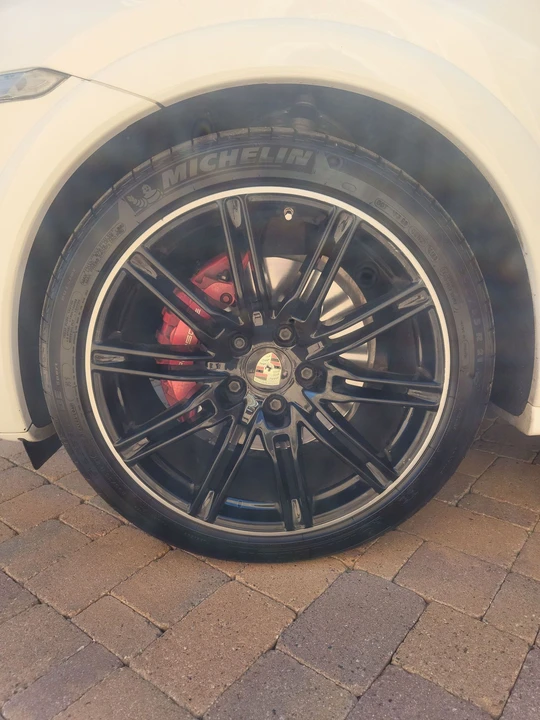 2013 Porsche 958 Cayenne GTS - Image 25 of 28