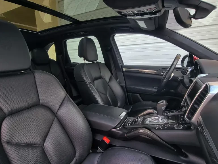 2013 Porsche 958 Cayenne GTS - Image 10 of 17