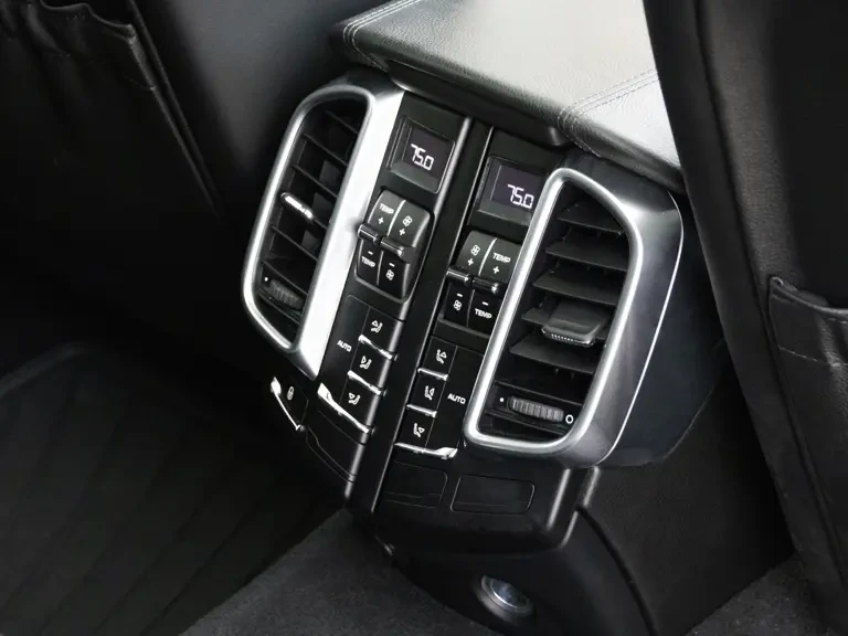 2013 Porsche 958 Cayenne GTS - Image 14 of 17