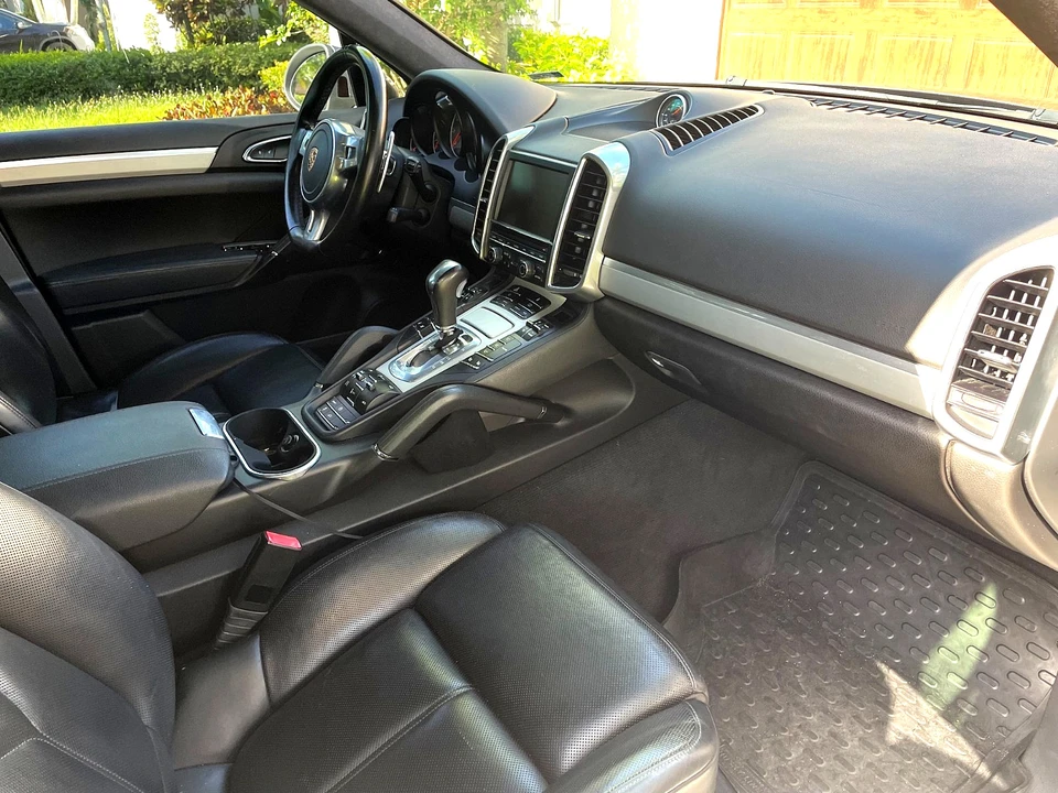 2013 Porsche 958 Cayenne GTS - Image 9 of 11