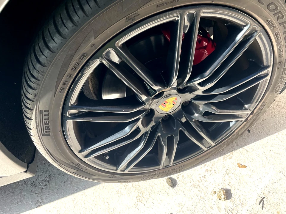 2013 Porsche 958 Cayenne GTS - Image 7 of 11