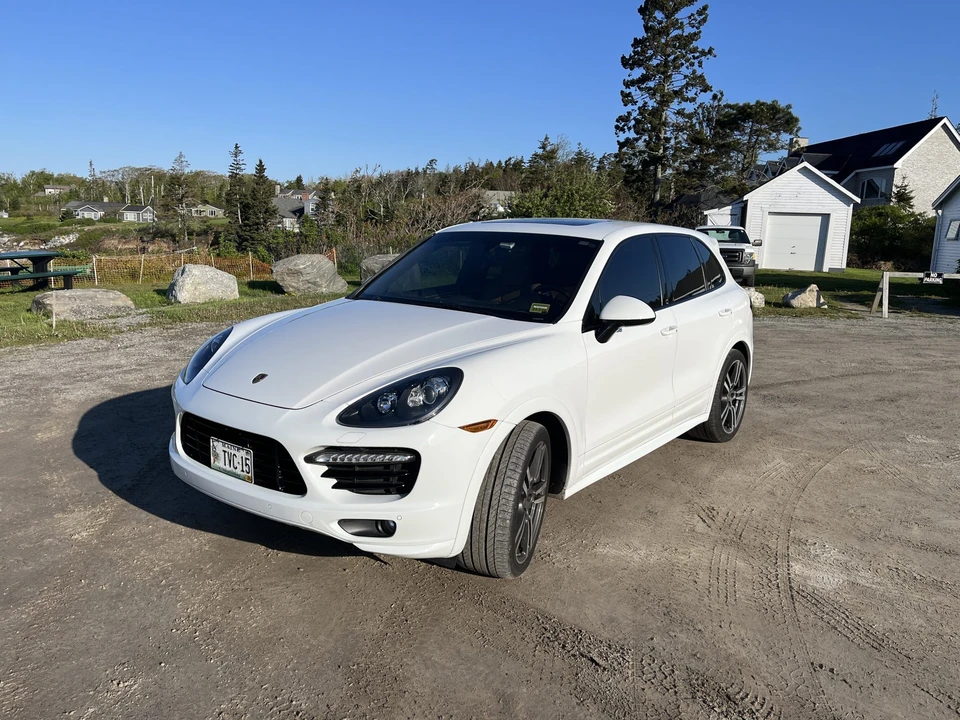 2013 Porsche 958 Cayenne GTS - Image 2 of 31