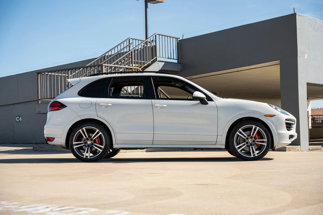 2013 Porsche 958 Cayenne GTS - Image 23 of 31