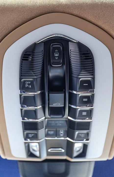 2013 Porsche 958 Cayenne GTS - Image 30 of 31