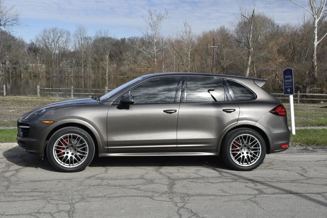 2013 Porsche 958 Cayenne GTS - Image 23 of 31