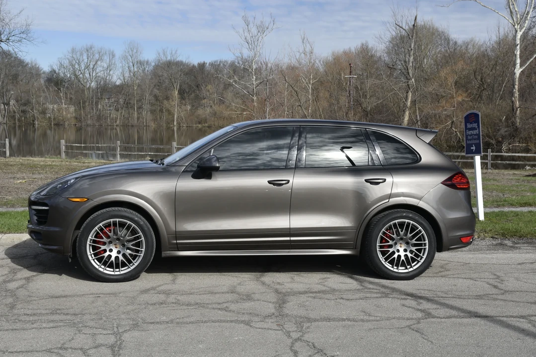 2013 Porsche 958 Cayenne GTS - Image 10 of 31