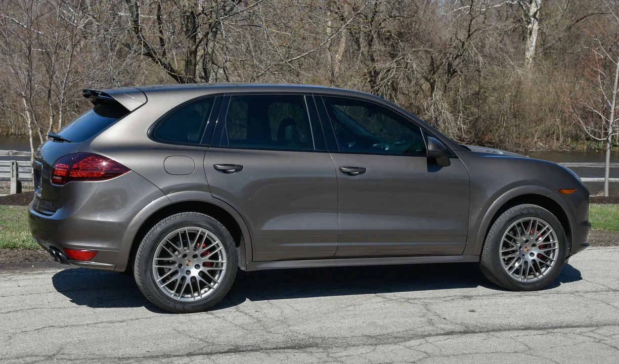 2013 Porsche 958 Cayenne GTS - Image 23 of 31