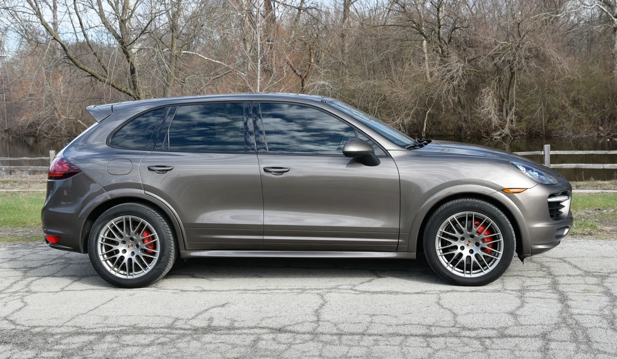 2013 Porsche 958 Cayenne GTS - Image 25 of 31
