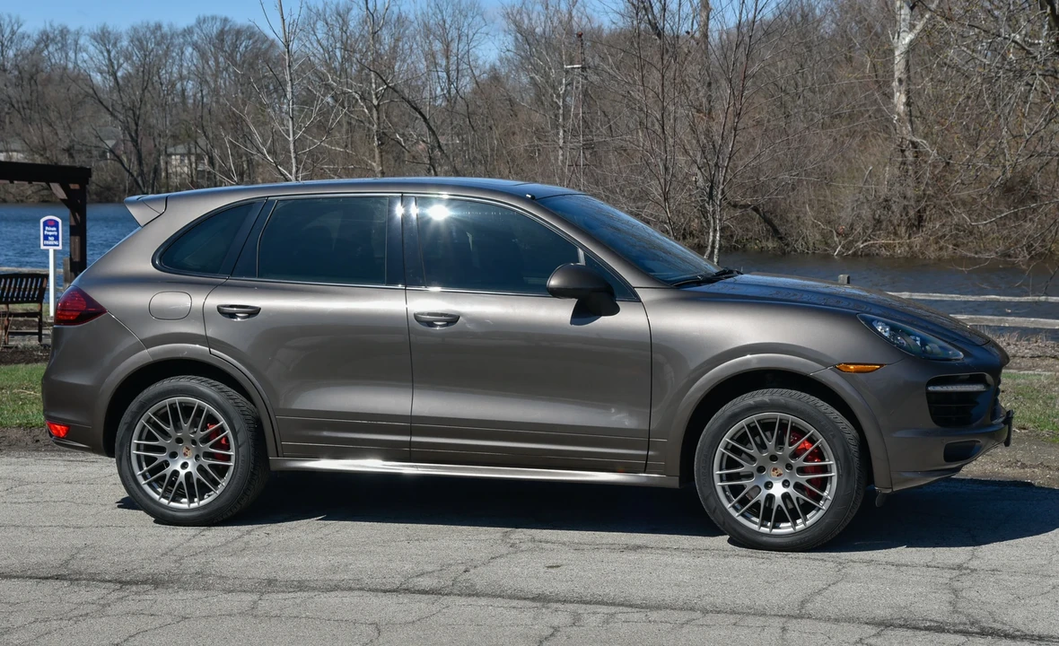 2013 Porsche 958 Cayenne GTS - Image 28 of 31