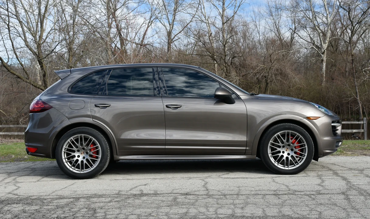 2013 Porsche 958 Cayenne GTS - Image 27 of 31
