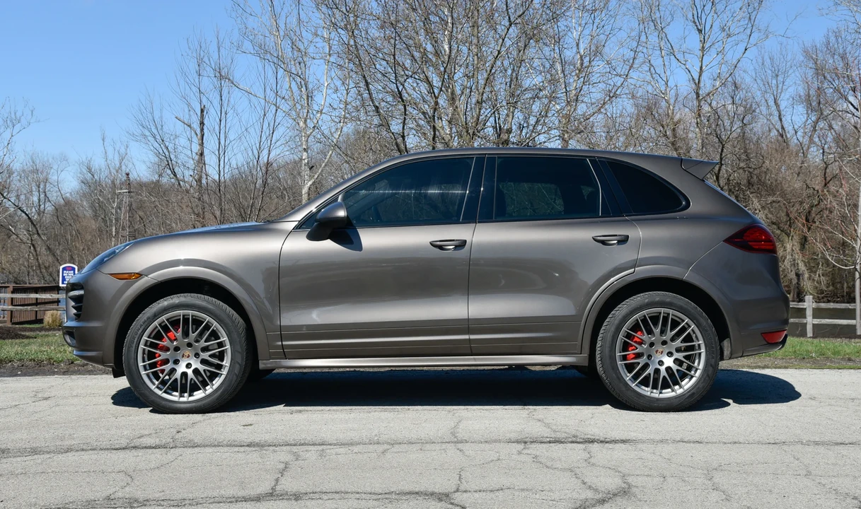2013 Porsche 958 Cayenne GTS - Image 9 of 31