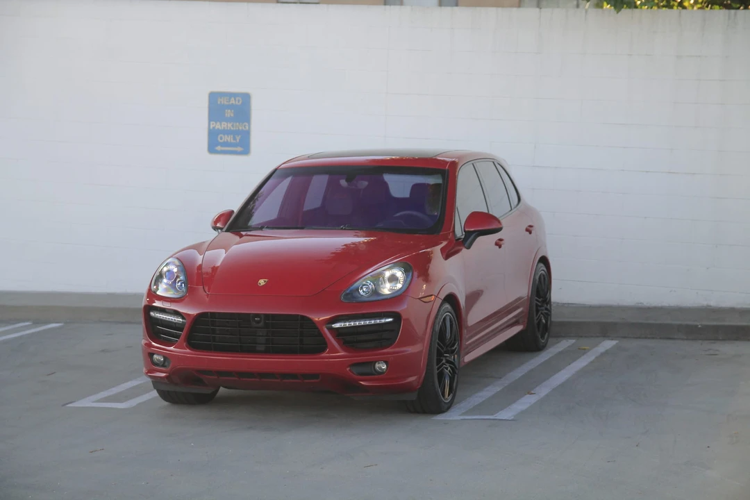 2013 Porsche 958 Cayenne GTS - Image 2 of 31