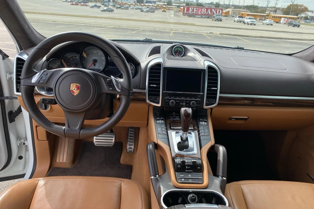 2013 Porsche 958 Cayenne GTS - Image 28 of 31