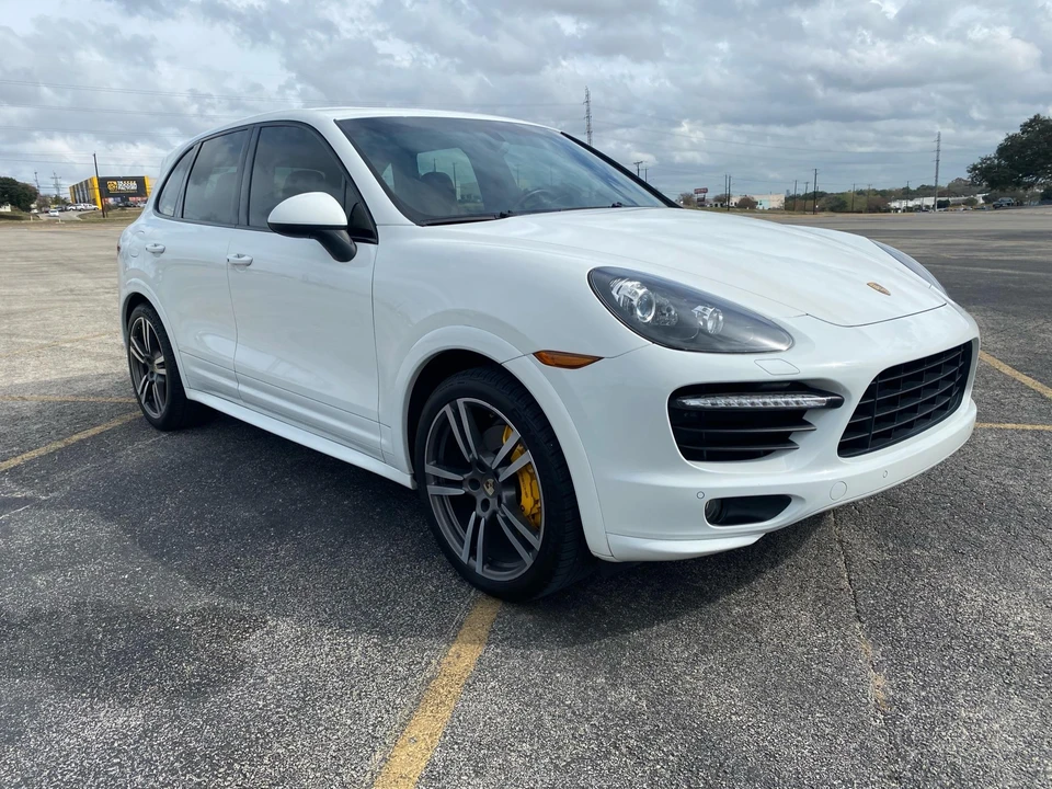 2013 Porsche 958 Cayenne GTS - Image 9 of 31