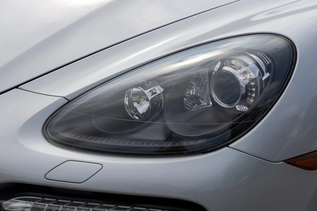 2013 Porsche 958 Cayenne GTS - Image 25 of 31