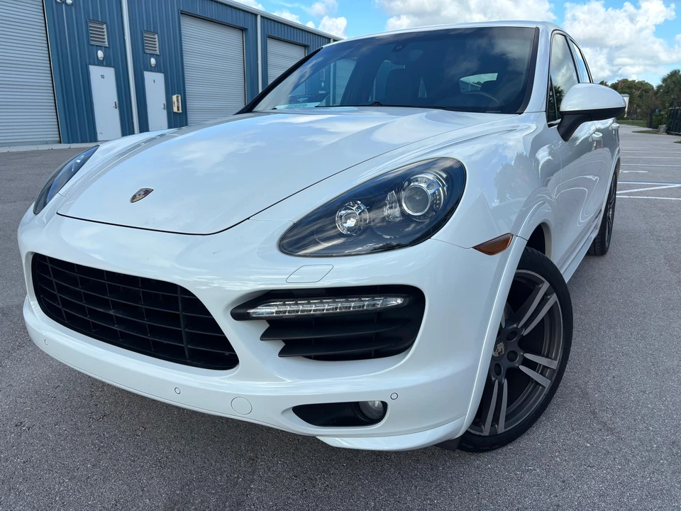 2013 Porsche 958 Cayenne GTS - Image 7 of 31