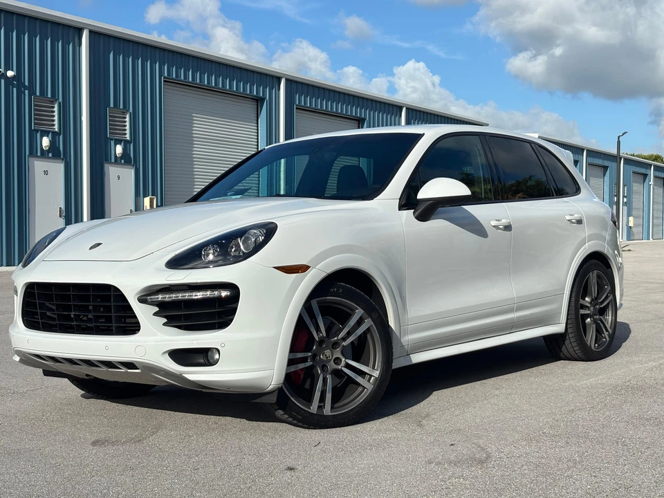 2013 Porsche 958 Cayenne GTS - Image 13 of 31