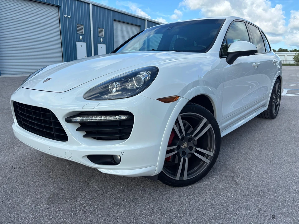 2013 Porsche 958 Cayenne GTS - Image 9 of 31