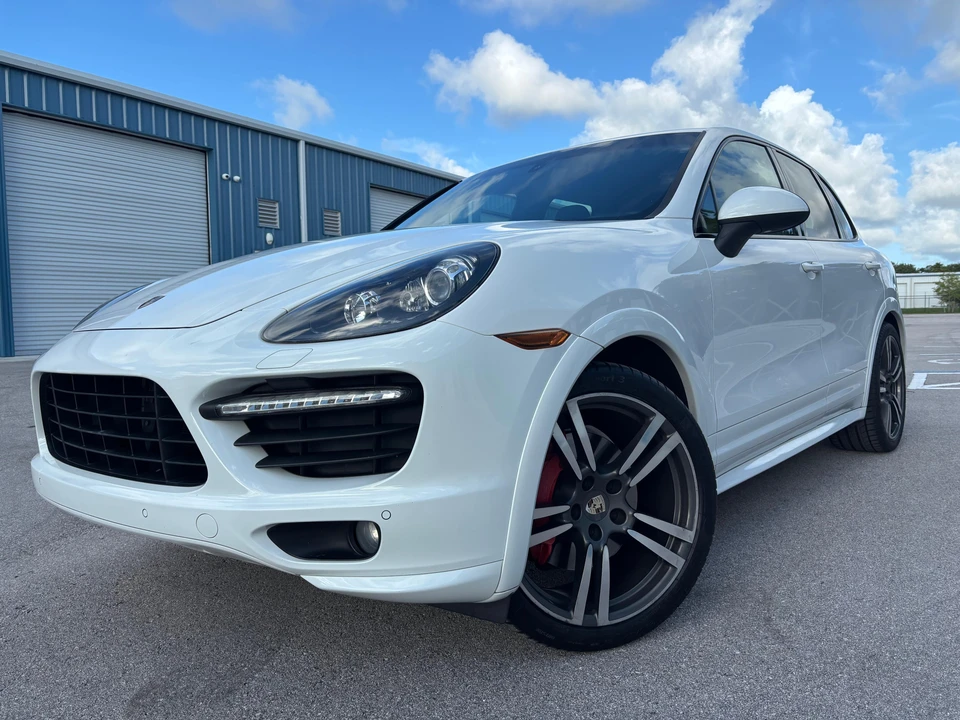 2013 Porsche 958 Cayenne GTS - Image 10 of 31