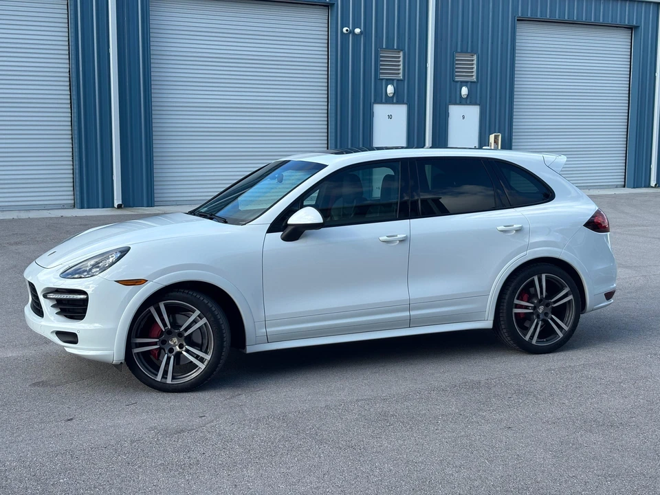 2013 Porsche 958 Cayenne GTS - Image 15 of 31