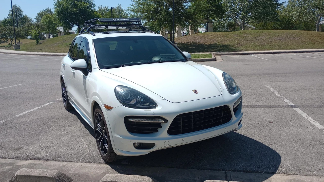 2013 Porsche 958 Cayenne GTS - Image 14 of 31