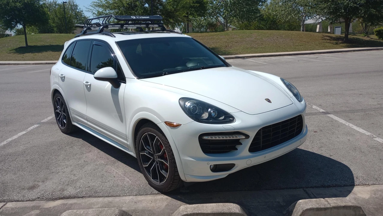 2013 Porsche 958 Cayenne GTS - Image 13 of 31