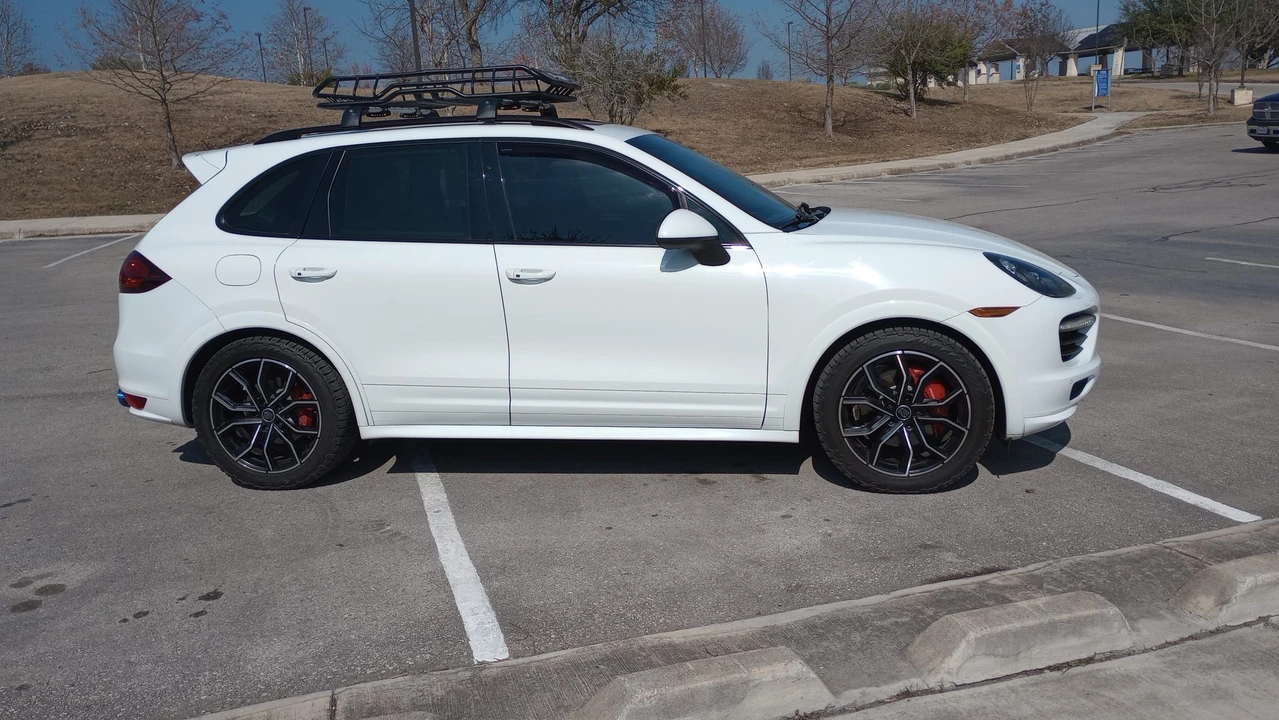 2013 Porsche 958 Cayenne GTS - Image 24 of 31