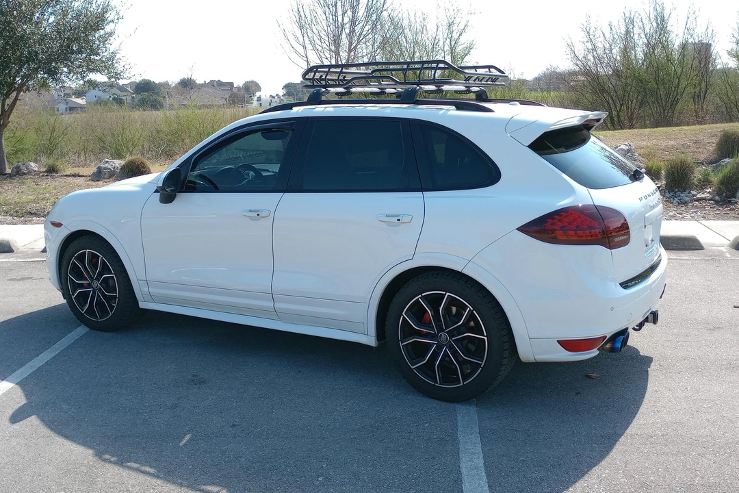 2013 Porsche 958 Cayenne GTS - Image 9 of 31