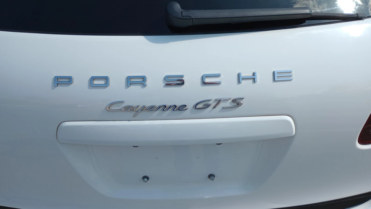 2013 Porsche 958 Cayenne GTS - Image 24 of 31
