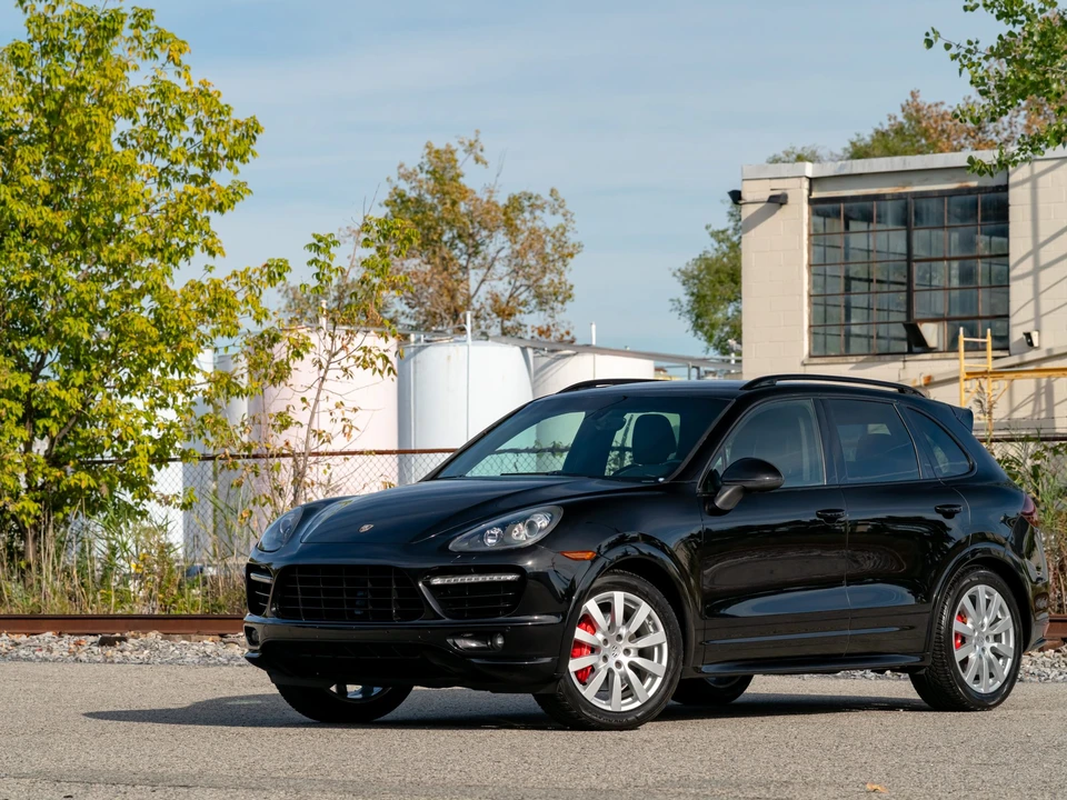 2013 Porsche 958 Cayenne GTS - Image 2 of 31