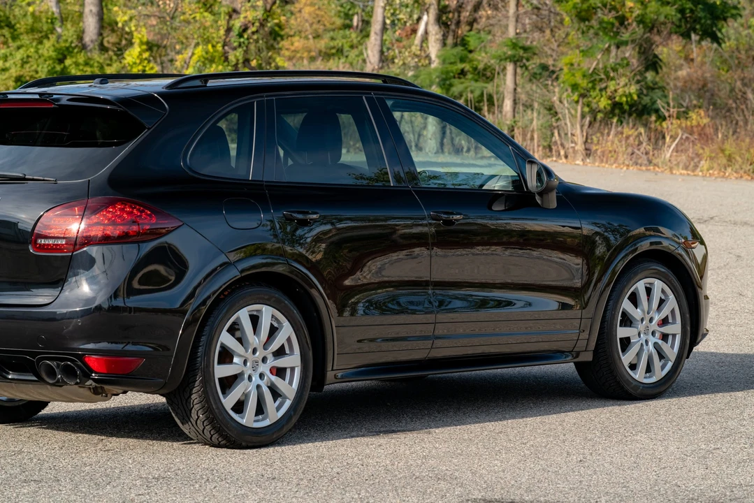 2013 Porsche 958 Cayenne GTS - Image 28 of 31
