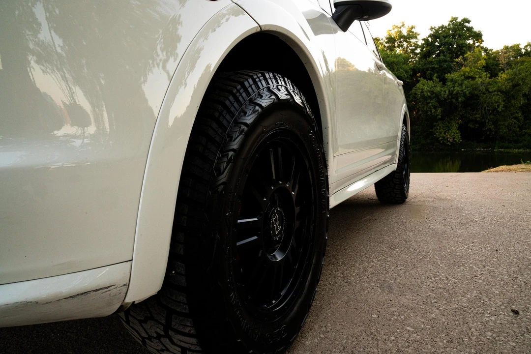 2013 Porsche 958 Cayenne GTS - Image 28 of 31