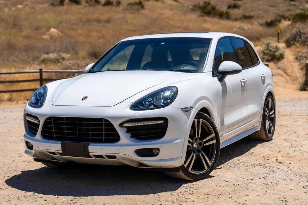 2013 Porsche 958 Cayenne GTS - Image 10 of 29