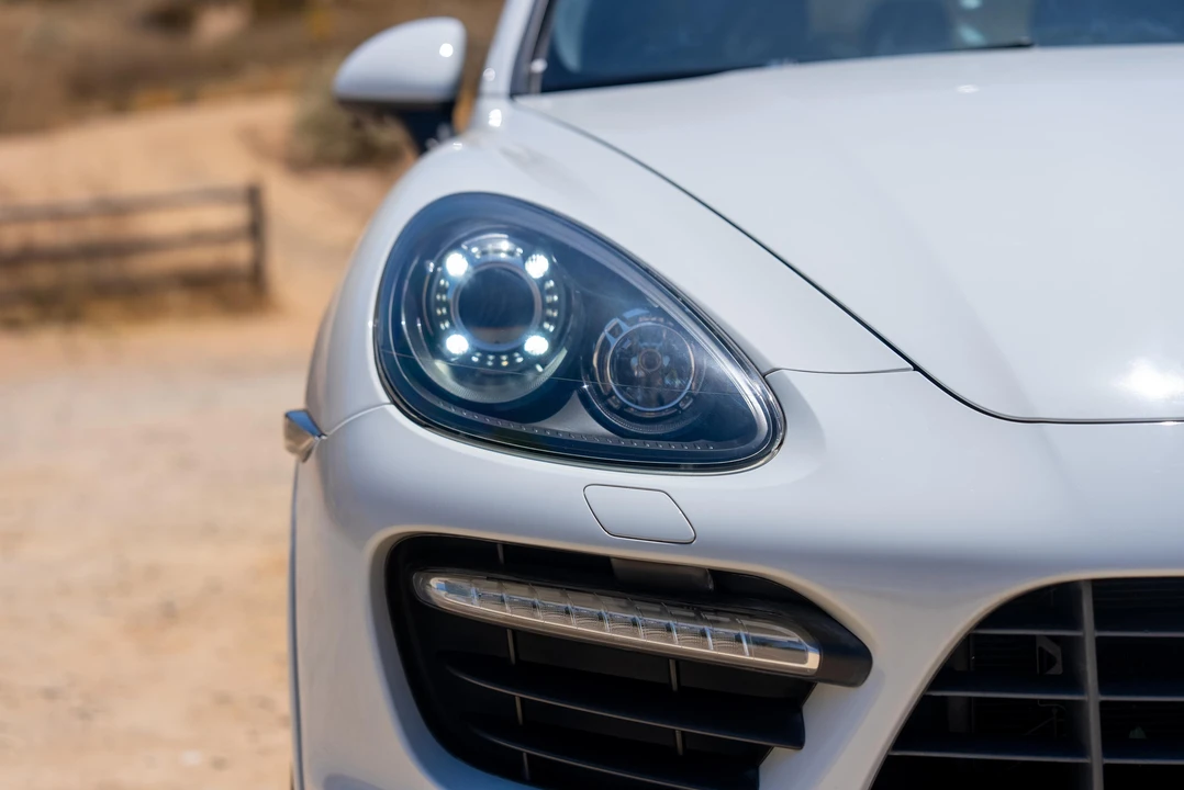 2013 Porsche 958 Cayenne GTS - Image 16 of 29