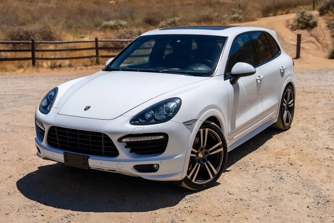 2013 Porsche 958 Cayenne GTS - Image 9 of 29
