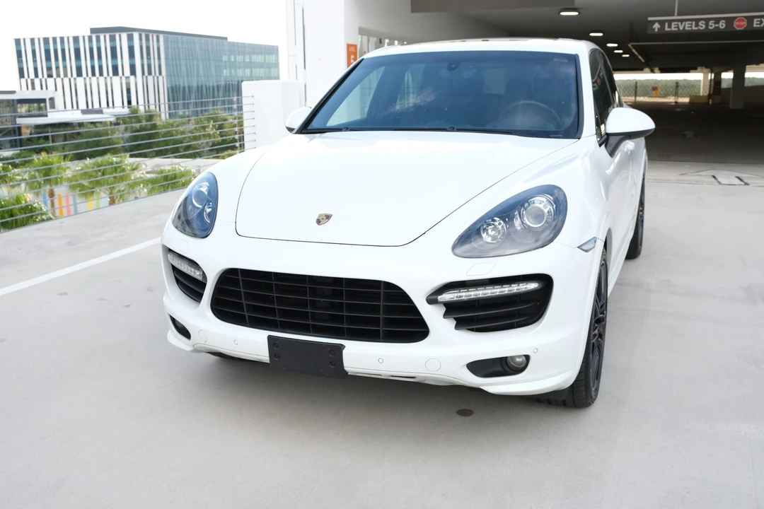 2013 Porsche 958 Cayenne GTS - Image 28 of 31
