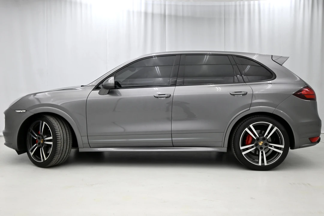 2013 Porsche 958 Cayenne GTS - Image 2 of 2