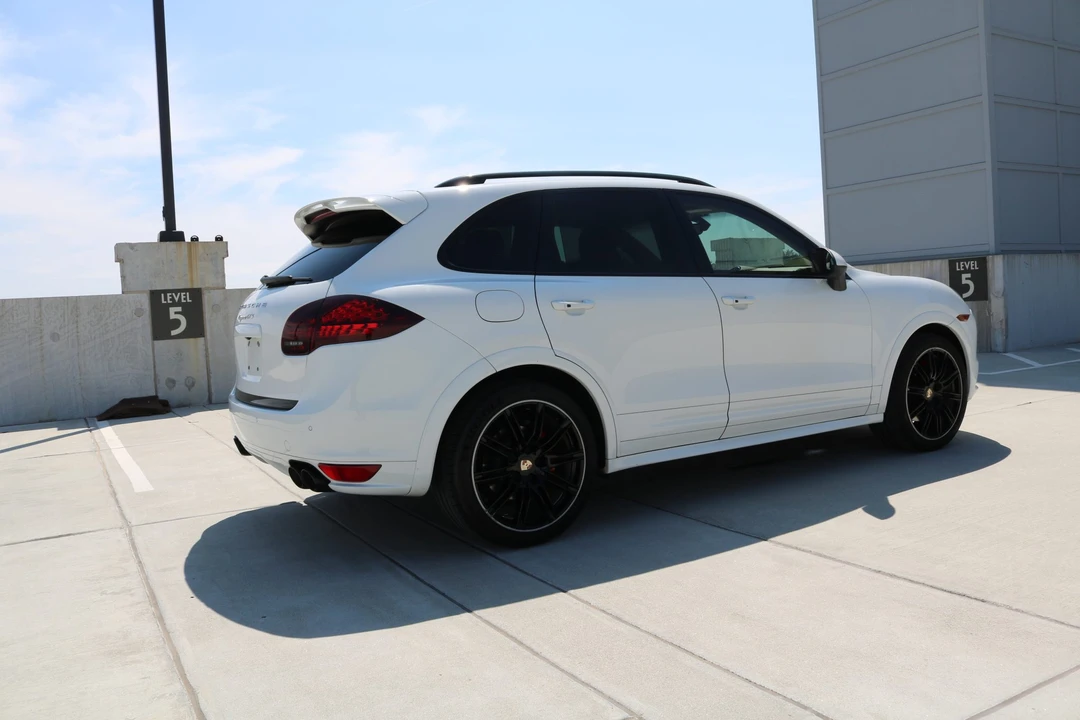 2013 Porsche 958 Cayenne GTS - Image 13 of 31