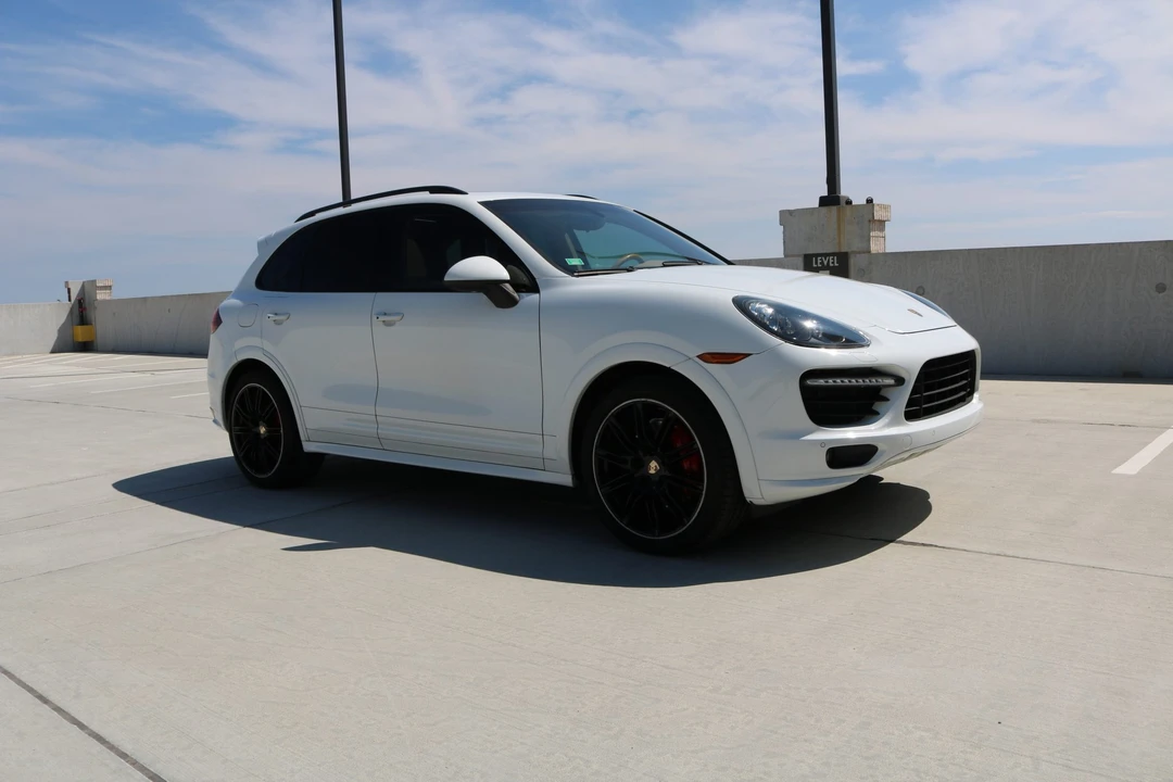 2013 Porsche 958 Cayenne GTS - Image 10 of 31