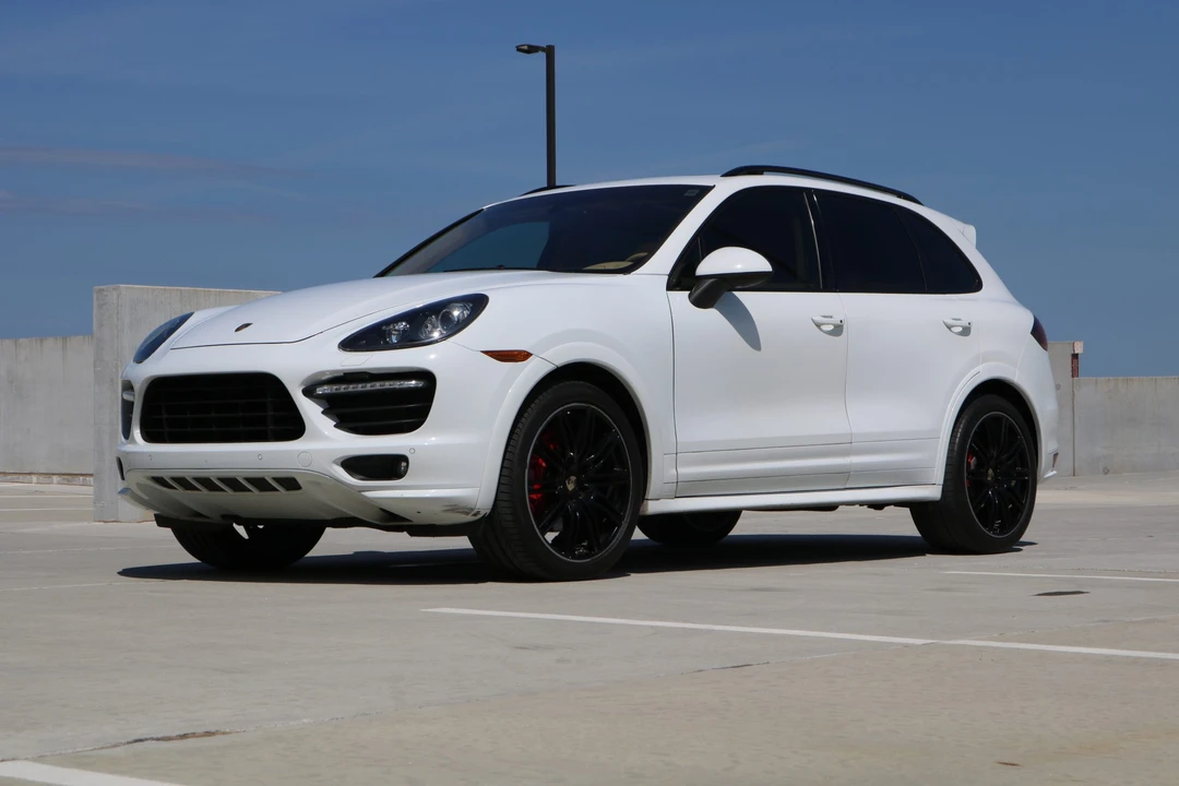 2013 Porsche 958 Cayenne GTS - Image 2 of 31