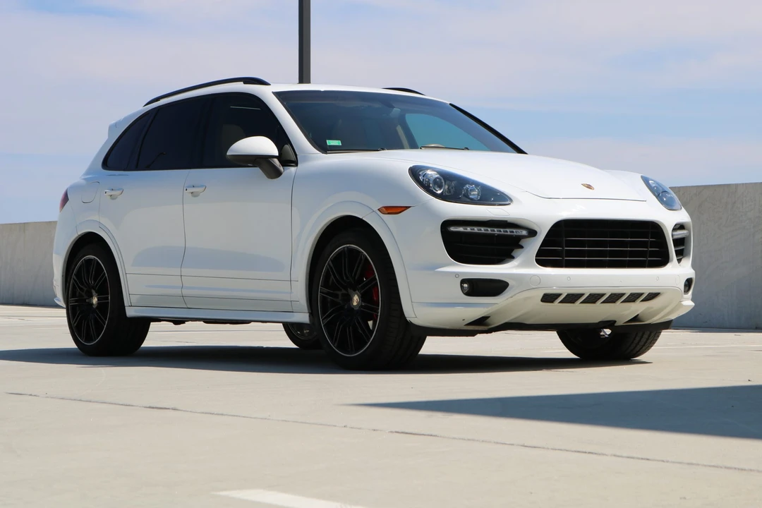 2013 Porsche 958 Cayenne GTS - Image 9 of 31
