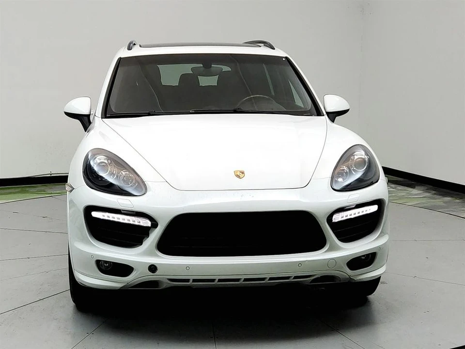 2013 Porsche 958 Cayenne GTS - Image 2 of 31