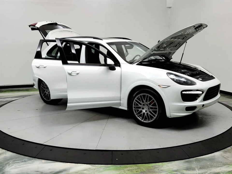 2013 Porsche 958 Cayenne GTS - Image 10 of 31