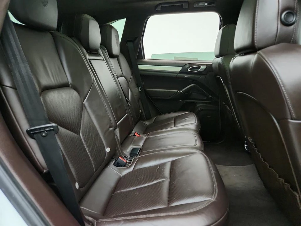 2013 Porsche 958 Cayenne GTS - Image 29 of 31