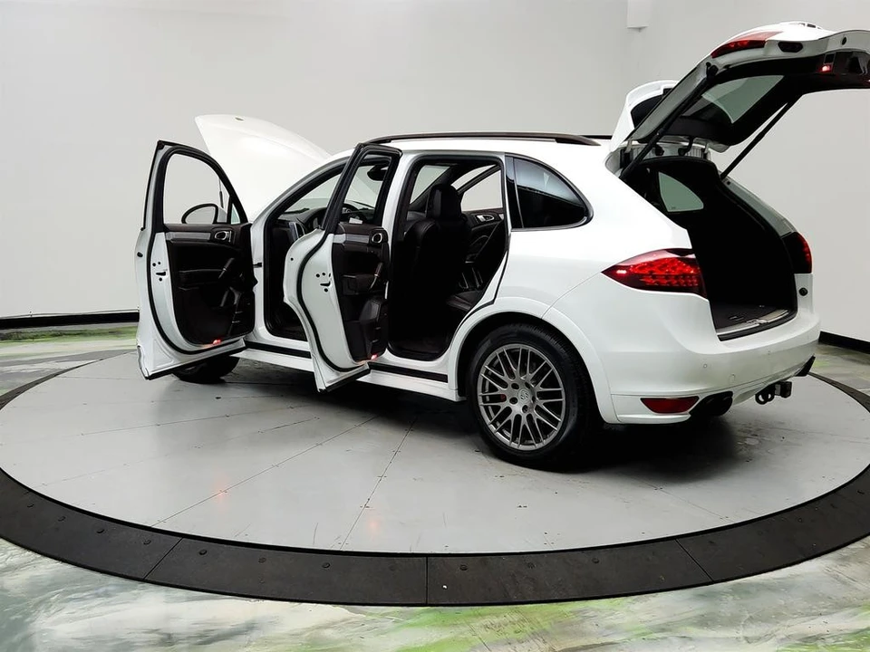 2013 Porsche 958 Cayenne GTS - Image 12 of 31